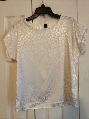 SHEIN White Satin Leopard Jacquard Short Sleeve Top